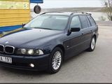 BMW 5 Series foto 2