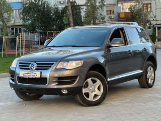 Volkswagen Touareg foto 1