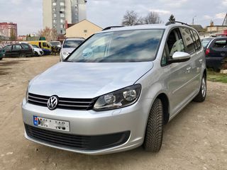 Volkswagen Touran foto 2