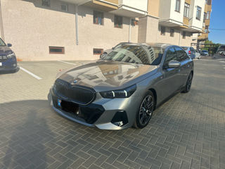 BMW 5 Series foto 2