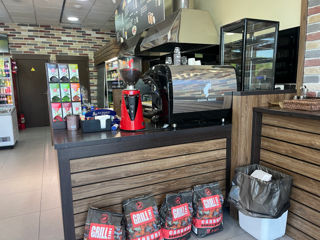 Se vinde afacere (magazin alimentar + bufet fast-food) фото 3