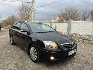 Toyota Avensis foto 3