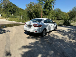 Renault Fluence foto 1