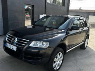 Volkswagen Touareg foto 1