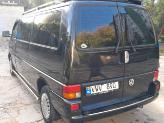 Volkswagen Caravelle foto 4