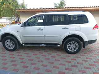 Mitsubishi Pajero Sport foto 3