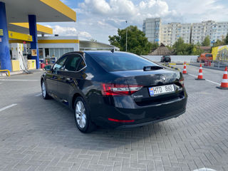 Skoda Superb foto 4