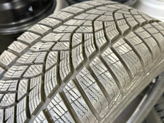 Anvelope GoodYear 225/50 R17 Iarnă foto 4