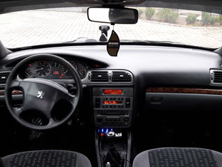 Peugeot 406 foto 2