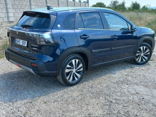 Suzuki S-Cross foto 2