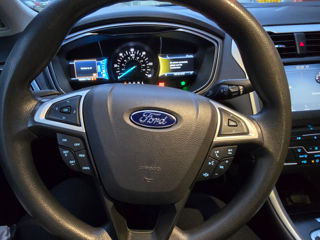 Ford Fusion foto 9