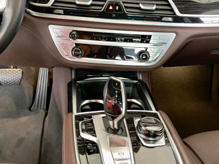 BMW 7 Series фото 2