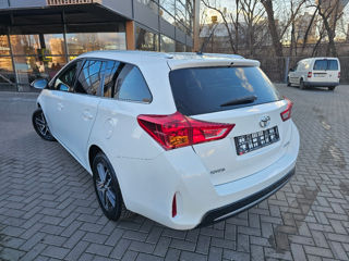 Toyota Auris foto 4