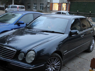 Mercedes E-Class foto 2