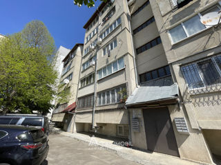 Apartament cu 2 camere, 86 m², Buiucani, Chișinău foto 18
