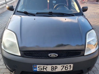 Ford Fiesta foto 3