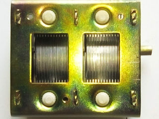 Двухсекционный конденсатор 2 х 12-495 ПФ, новый foto 2