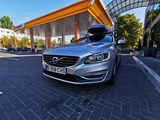 Volvo V60 foto 2