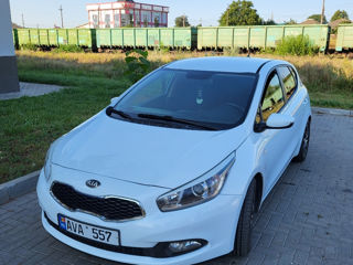 KIA Ceed foto 2