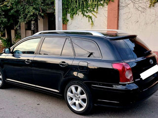 Toyota Avensis foto 6