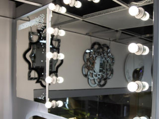 Зеркало Makeup с любым количеством лампочек. Любые формы и размеры.