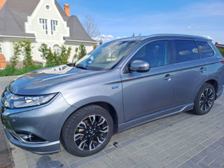 Mitsubishi Outlander foto 3