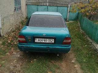 Nissan Sunny foto 3