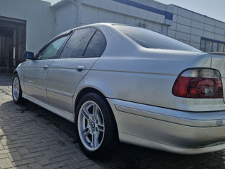 BMW 5 Series foto 3