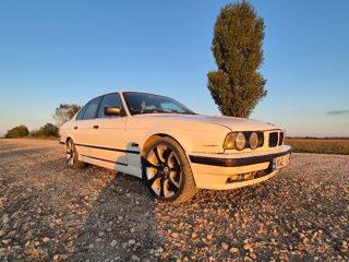 BMW 5 Series foto 1