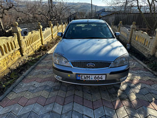 Ford Mondeo foto 2