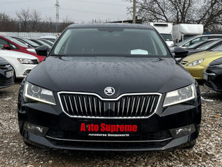 Skoda Superb foto 2