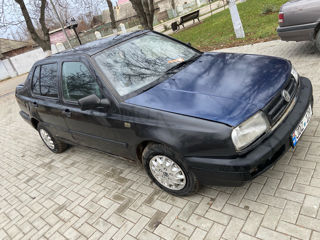 Volkswagen Vento foto 5