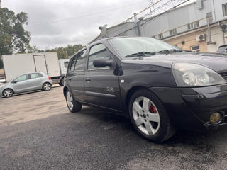 Renault Clio foto 10