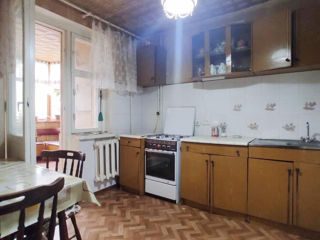 Apartament cu 3 camere, 70 m², Botanica, Chișinău foto 2