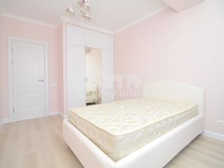 Apartament de Lux cu 5 camere, 205 mp, Centru, Melestiu 2000 € foto 3