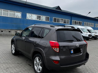 Toyota Rav 4 foto 7