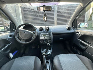 Ford Fiesta фото 4