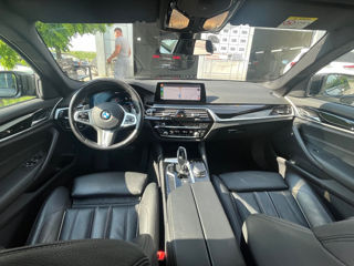 BMW 5 Series foto 1