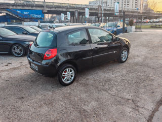 Renault Clio foto 6