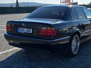 BMW 7 Series foto 2