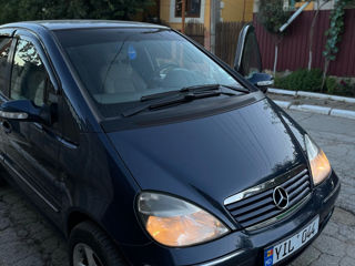 Mercedes A-Class foto 2