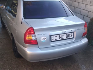 Hyundai Accent foto 5