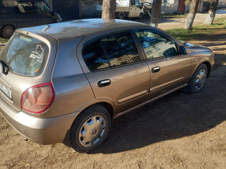 Nissan Almera foto 6