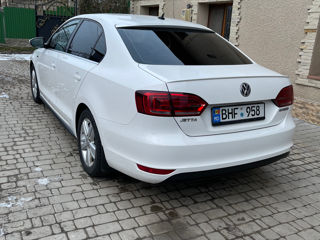 Volkswagen Jetta foto 4