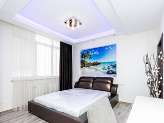 2-комн. кв., 90 м², 2/11 эт.