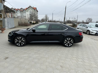 Skoda Superb foto 2