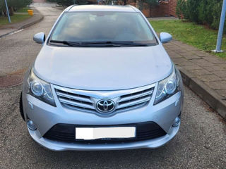 Toyota Avensis foto 2