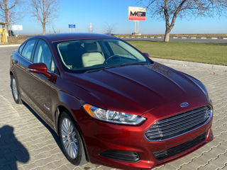 Ford Fusion foto 2