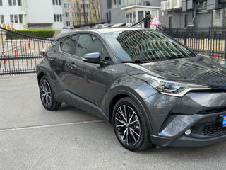 Toyota C-HR foto 2