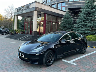 Tesla Model 3 foto 2